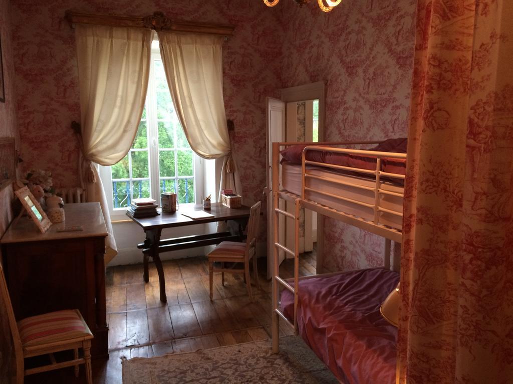 Isle Chateau De La Chabroulie Bed & Breakfast エクステリア 写真