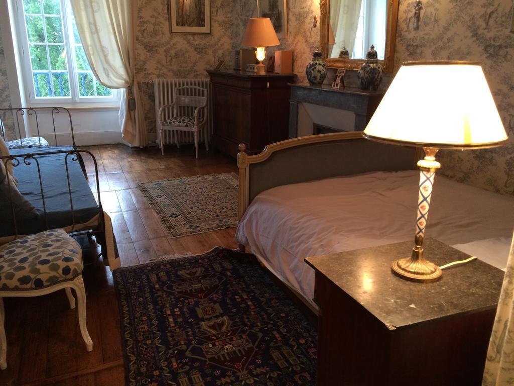 Chateau De La Chabroulie Isle エクステリア 写真